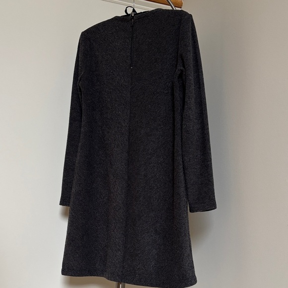 Elegant Long Sleeved Gray Dress - Picture 5 of 7